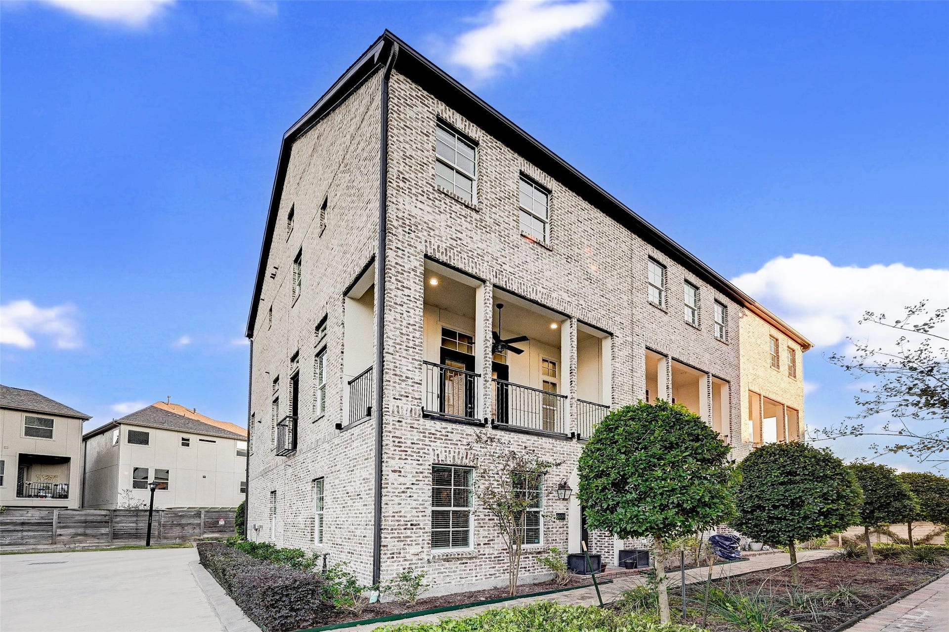 2034 Waterloo Station Road, Houston, TX 77045