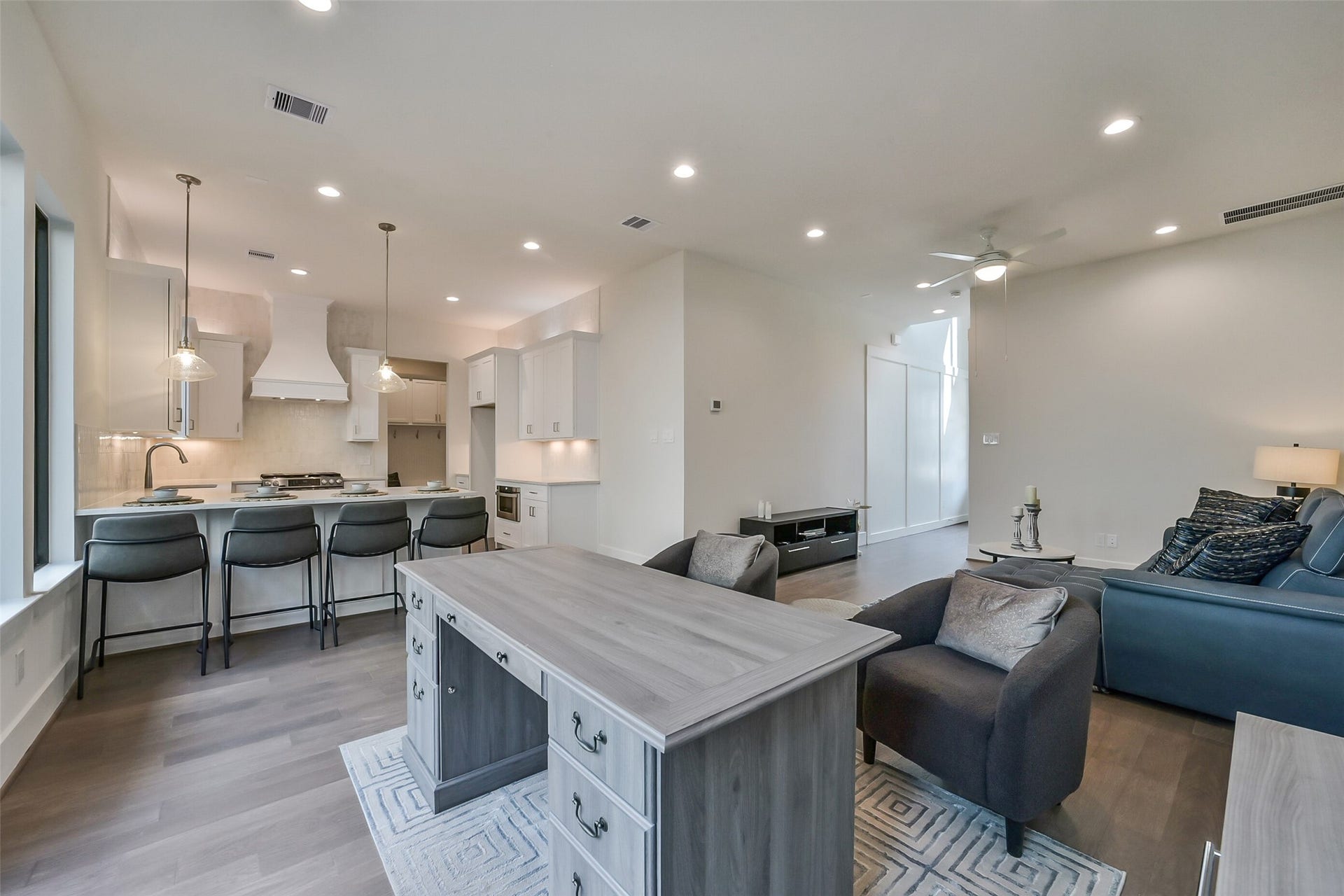 3516 Harvest Dance Drive, Houston, TX 77008 3516 Harvest Dance Drive, Houston, TX 77008