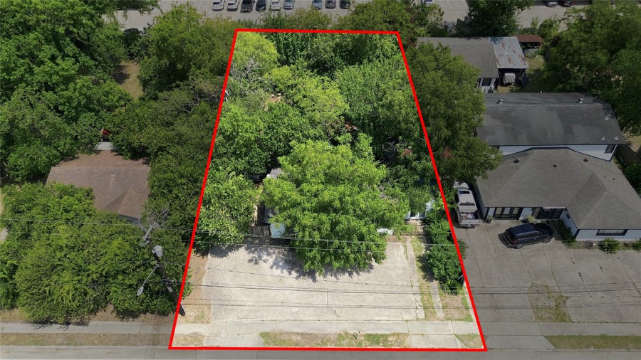 Property photo for 2082 Antoine Drive, Houston, TX