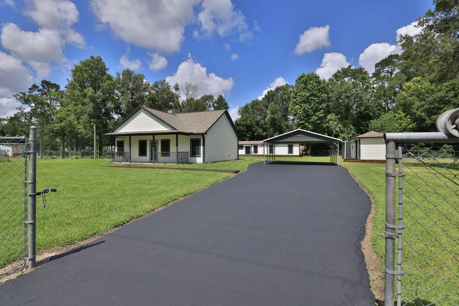 Property photo for 17232 Bent Pine Drive, Conroe, TX