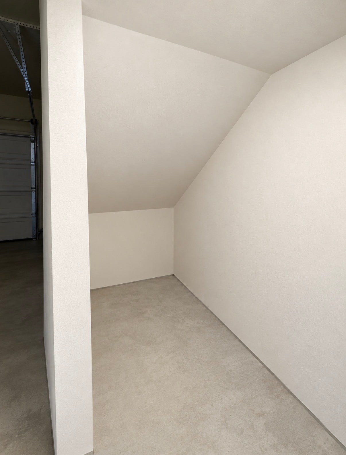6363 Fairdale Lane, #L, Houston, TX 77057 Storage nook in the garage! Definitely a rare, but valuable perk!