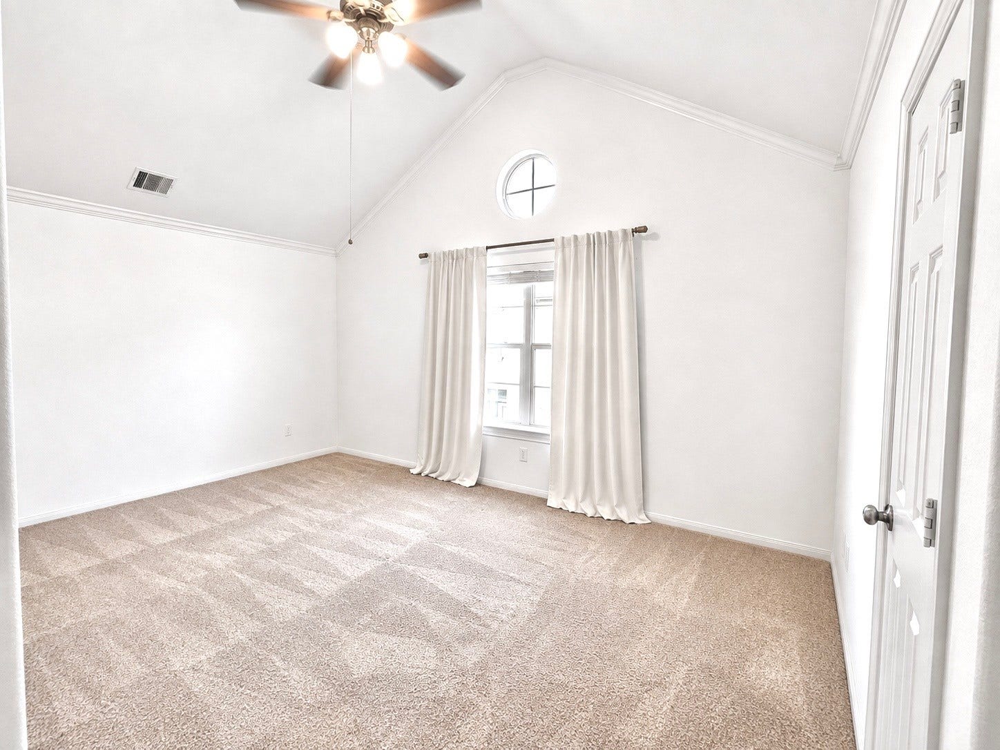 6363 Fairdale Lane, #L, Houston, TX 77057 Generous-sized Primary suite