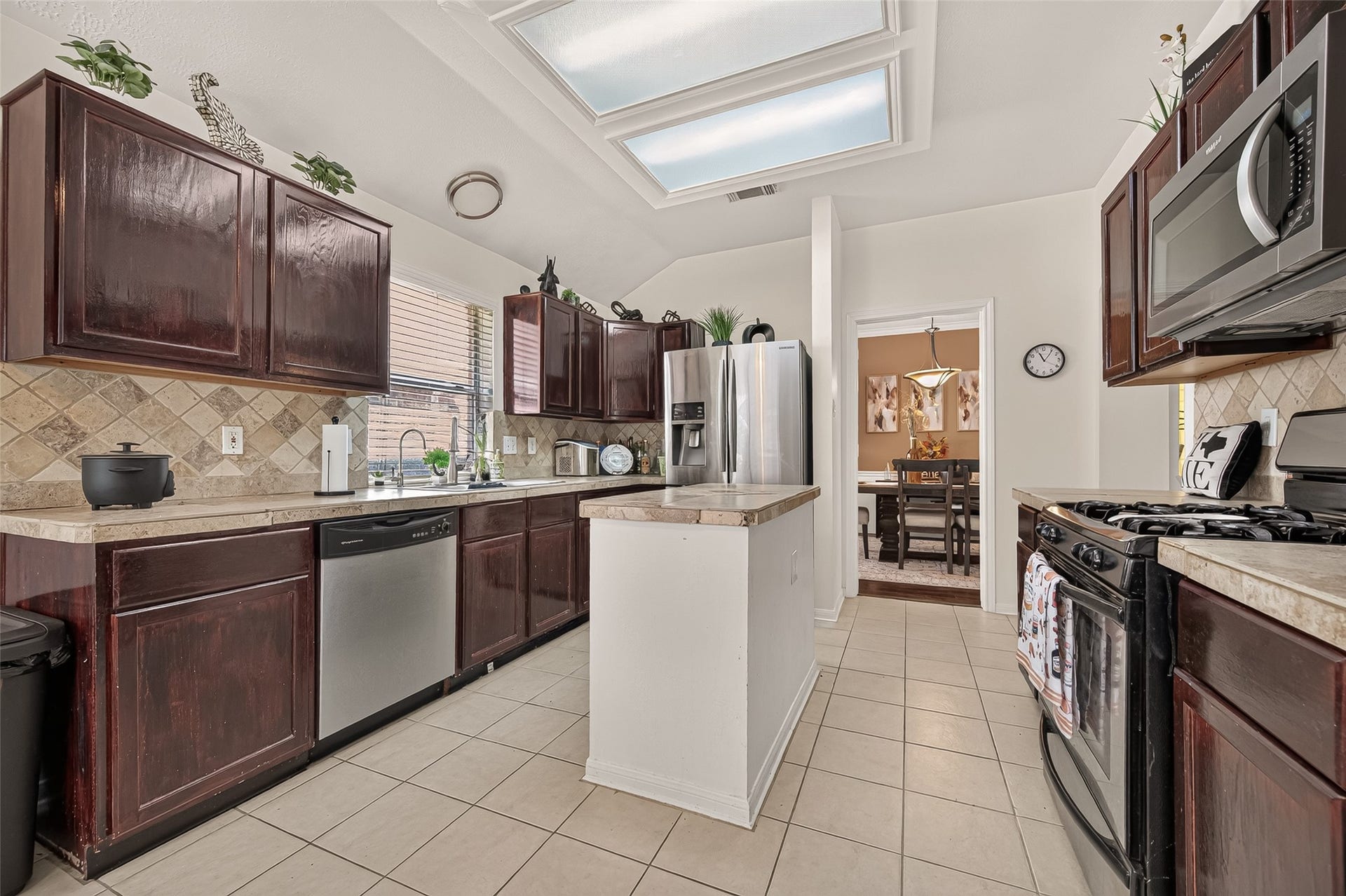 1615 Glacier Blue Drive, Fresno, TX 77545 1615 Glacier Blue Drive, Fresno, TX 77545