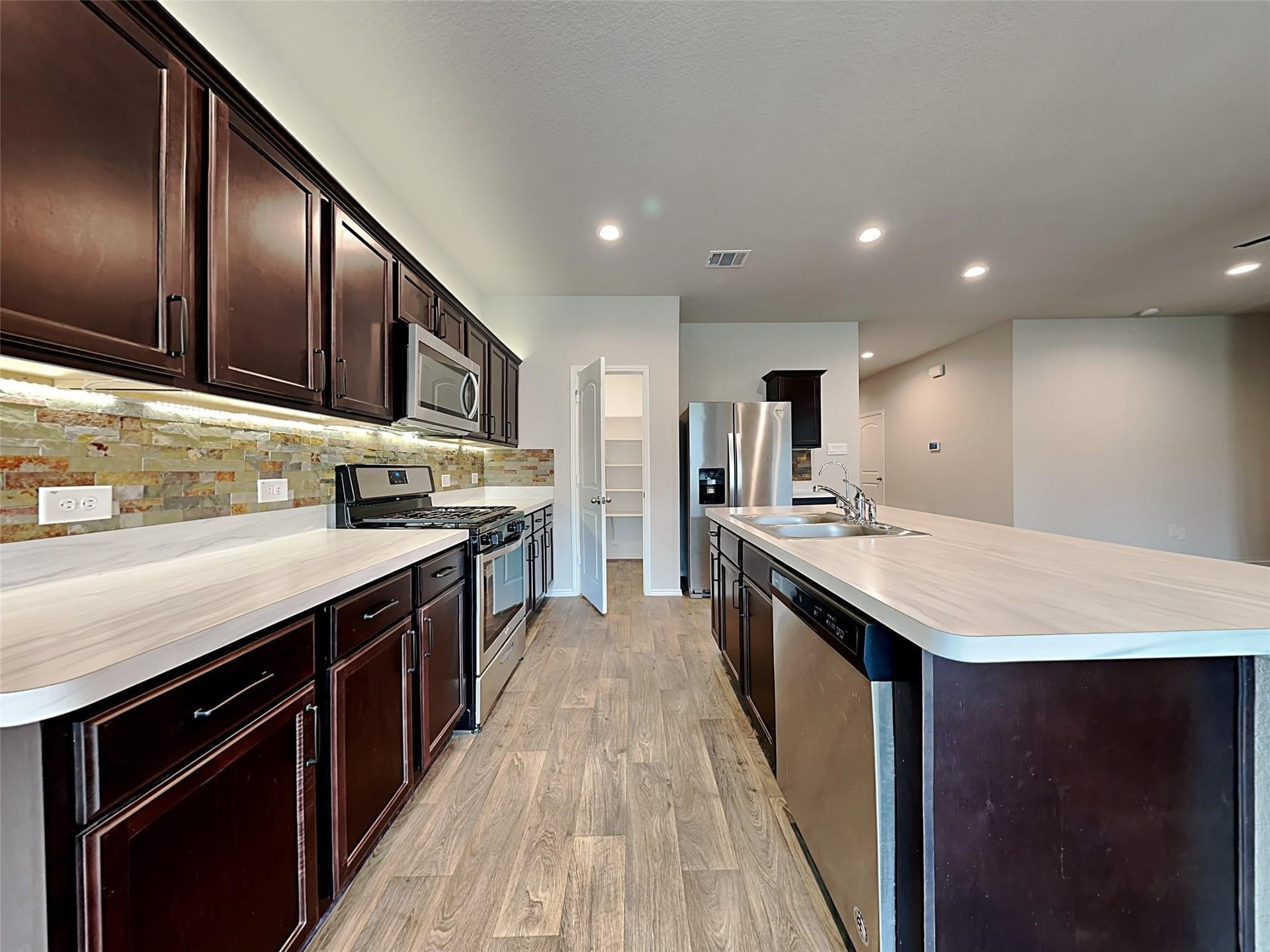 20740 Central Concave Drive, New Caney, TX 77357 20740 Central Concave Drive, New Caney, TX 77357