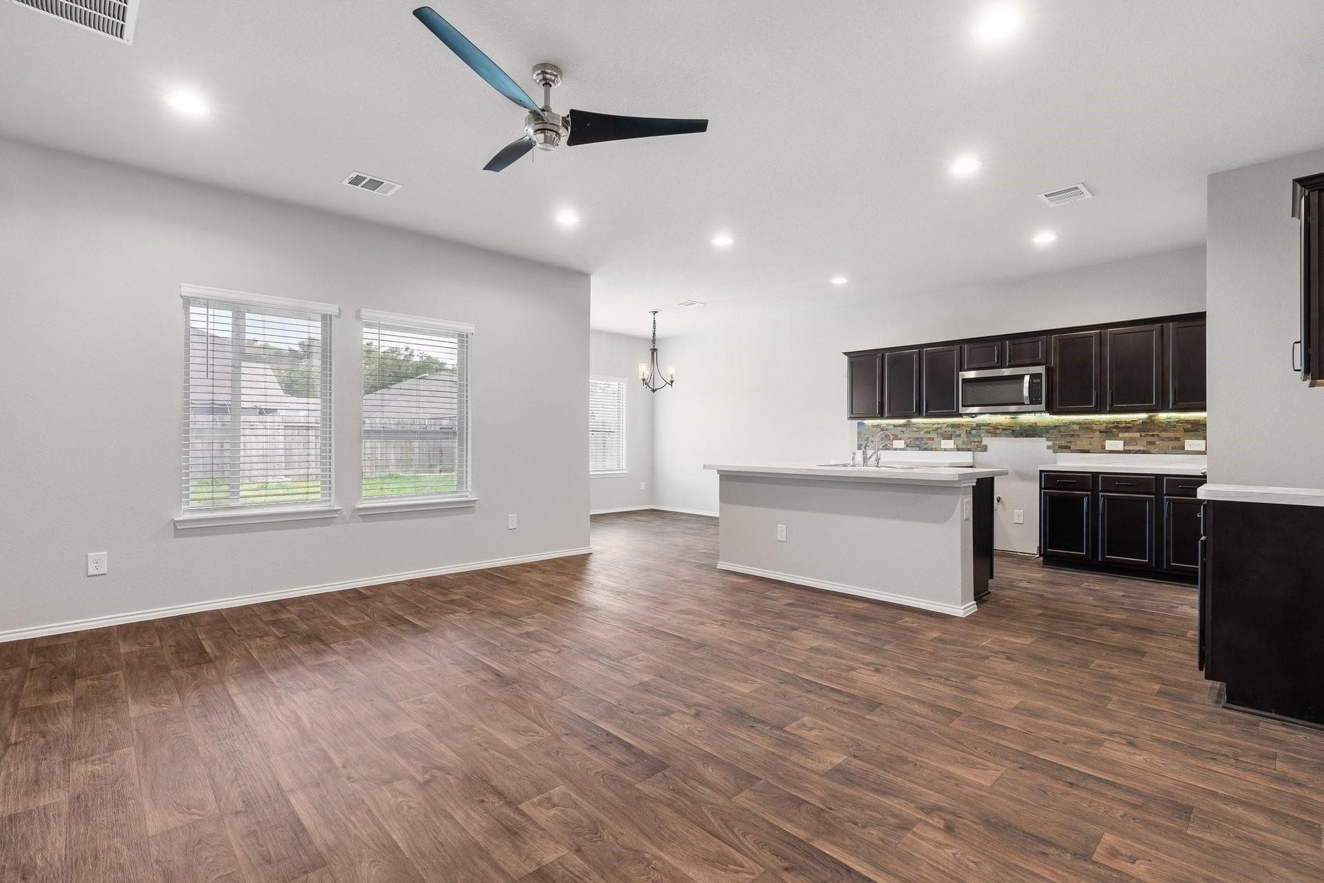 20740 Central Concave Drive, New Caney, TX 77357 Living room