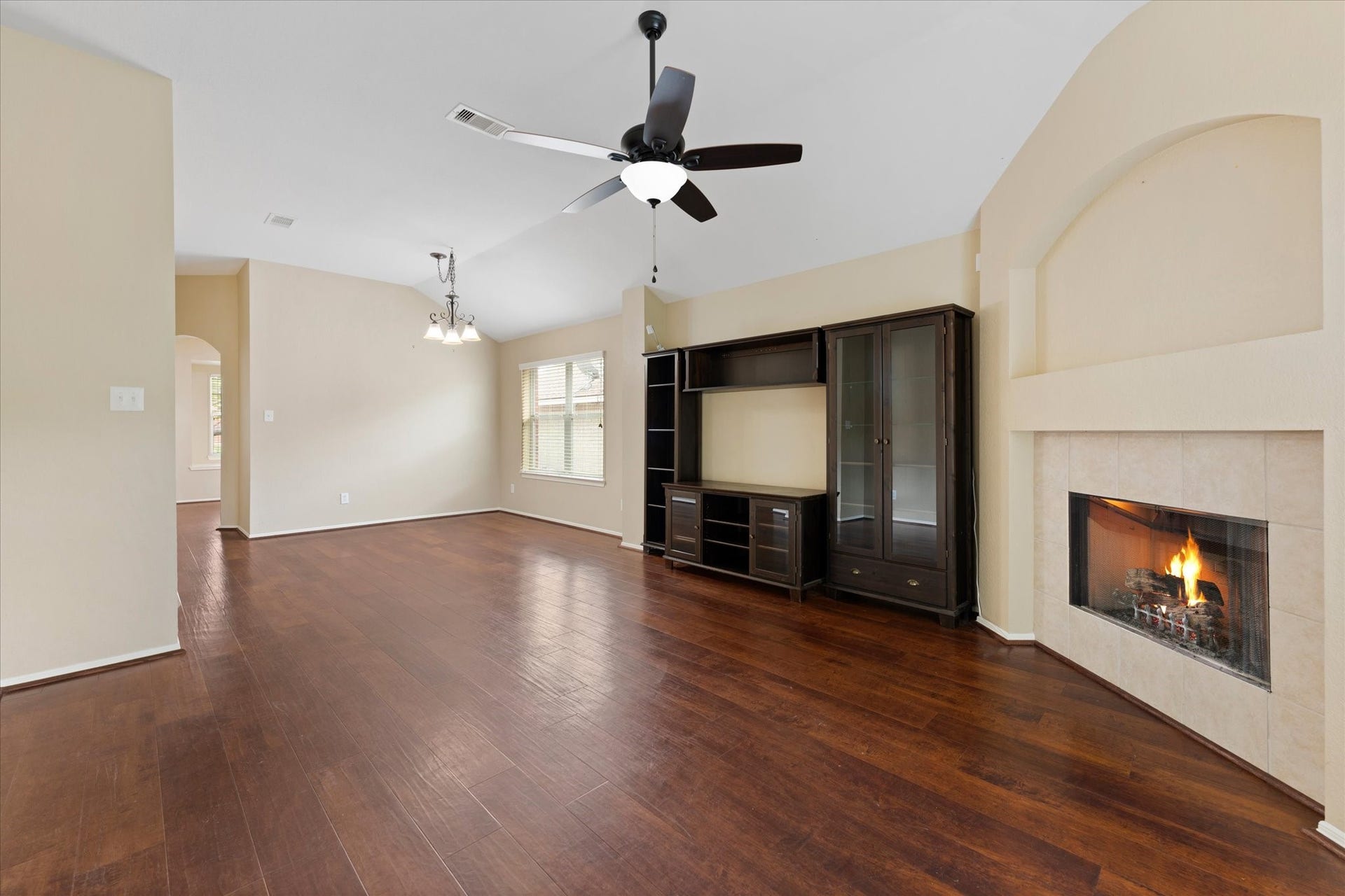 7813 Mary Katheryns Crossing, Conroe, TX 77304 7813 Mary Katheryns Crossing, Conroe, TX 77304