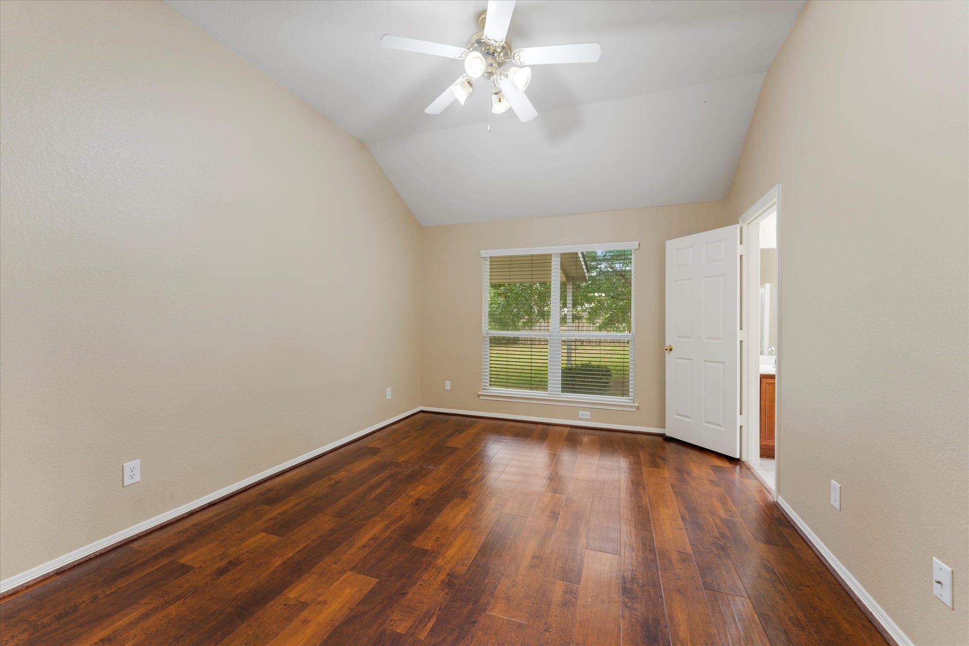 7813 Mary Katheryns Crossing, Conroe, TX 77304 7813 Mary Katheryns Crossing, Conroe, TX 77304