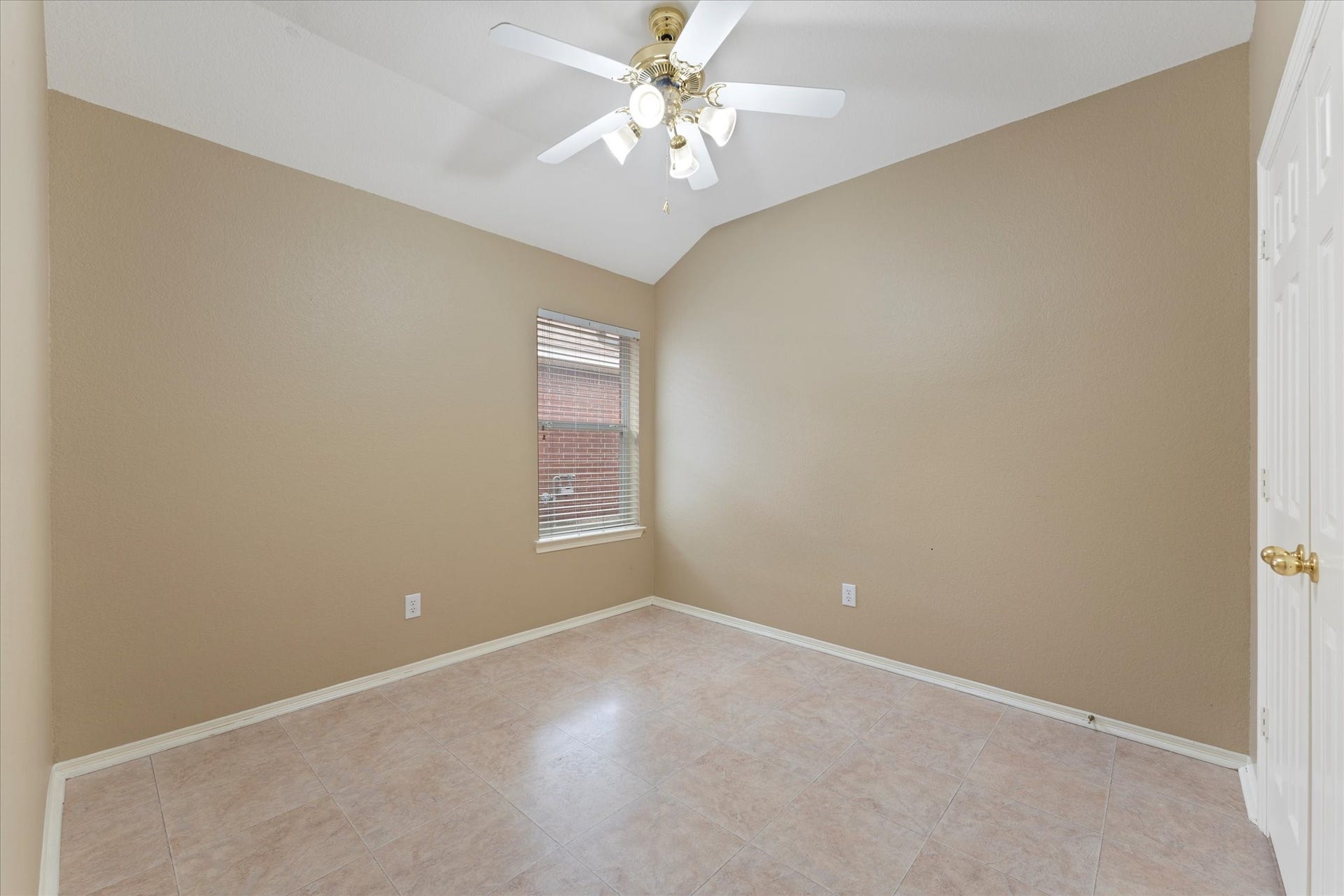 7813 Mary Katheryns Crossing, Conroe, TX 77304 7813 Mary Katheryns Crossing, Conroe, TX 77304