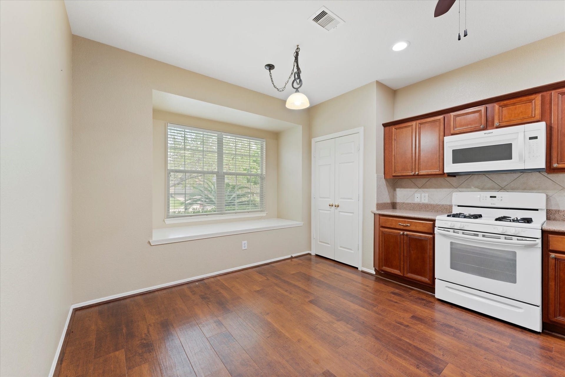 7813 Mary Katheryns Crossing, Conroe, TX 77304 7813 Mary Katheryns Crossing, Conroe, TX 77304