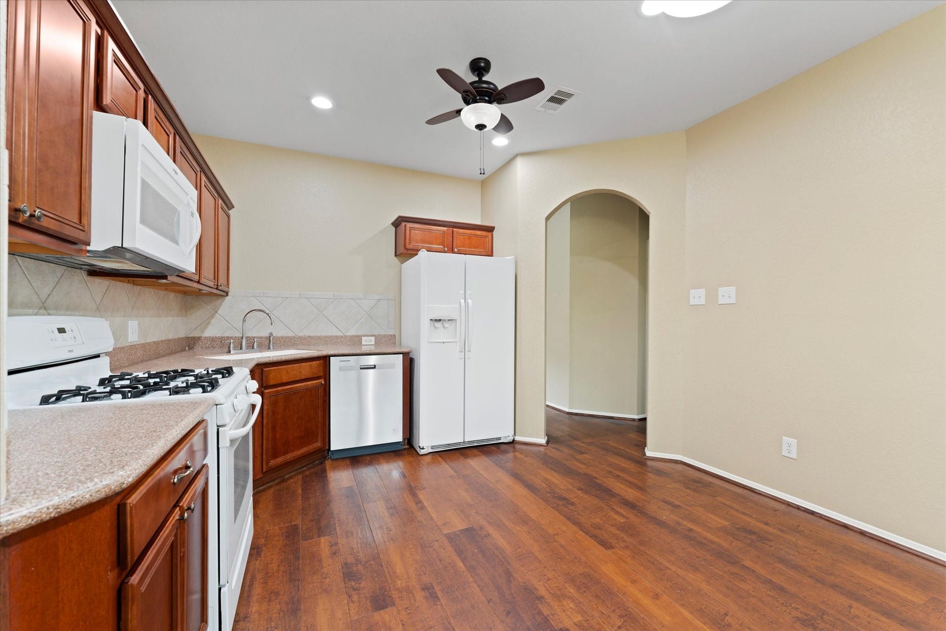 7813 Mary Katheryns Crossing, Conroe, TX 77304 7813 Mary Katheryns Crossing, Conroe, TX 77304