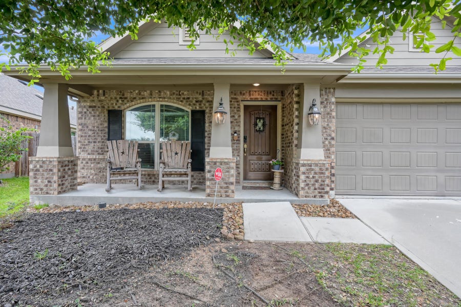 Property photo for 676 Oak Circle Dr E, Conroe, TX