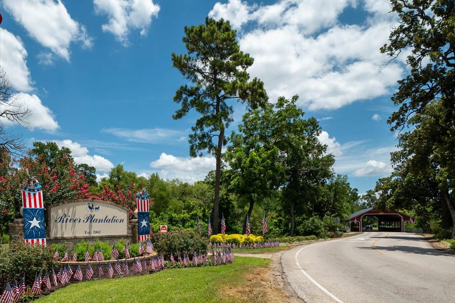 Property photo for 61 River Plantation Drive, Conroe, TX