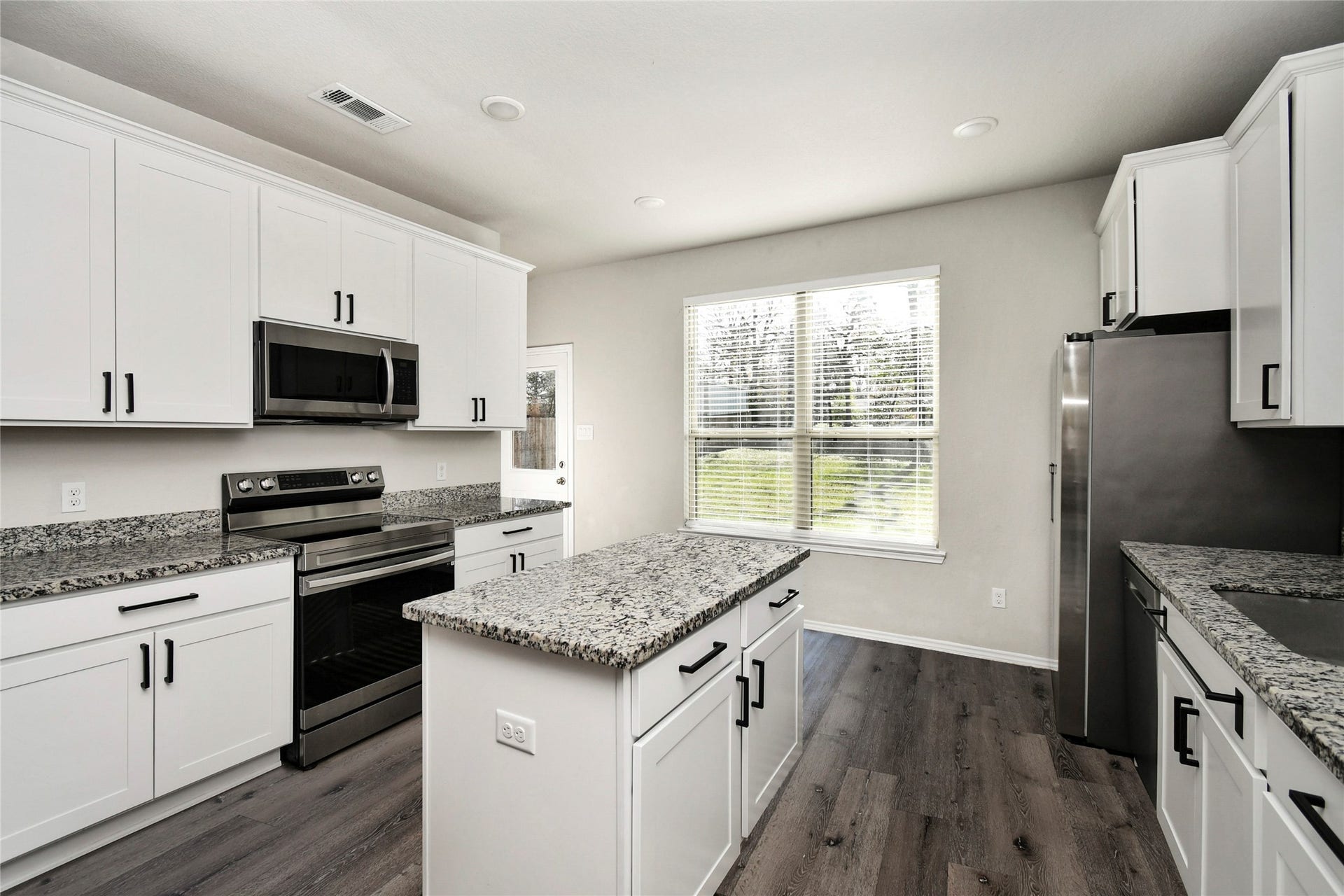 10410 Royal Magnolia Drive, Conroe, TX 77303 10410 Royal Magnolia Drive, Conroe, TX 77303