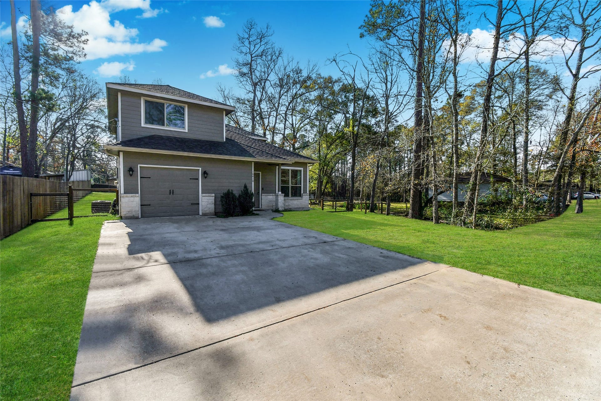 10410 Royal Magnolia Drive, Conroe, TX 77303 10410 Royal Magnolia Drive, Conroe, TX 77303