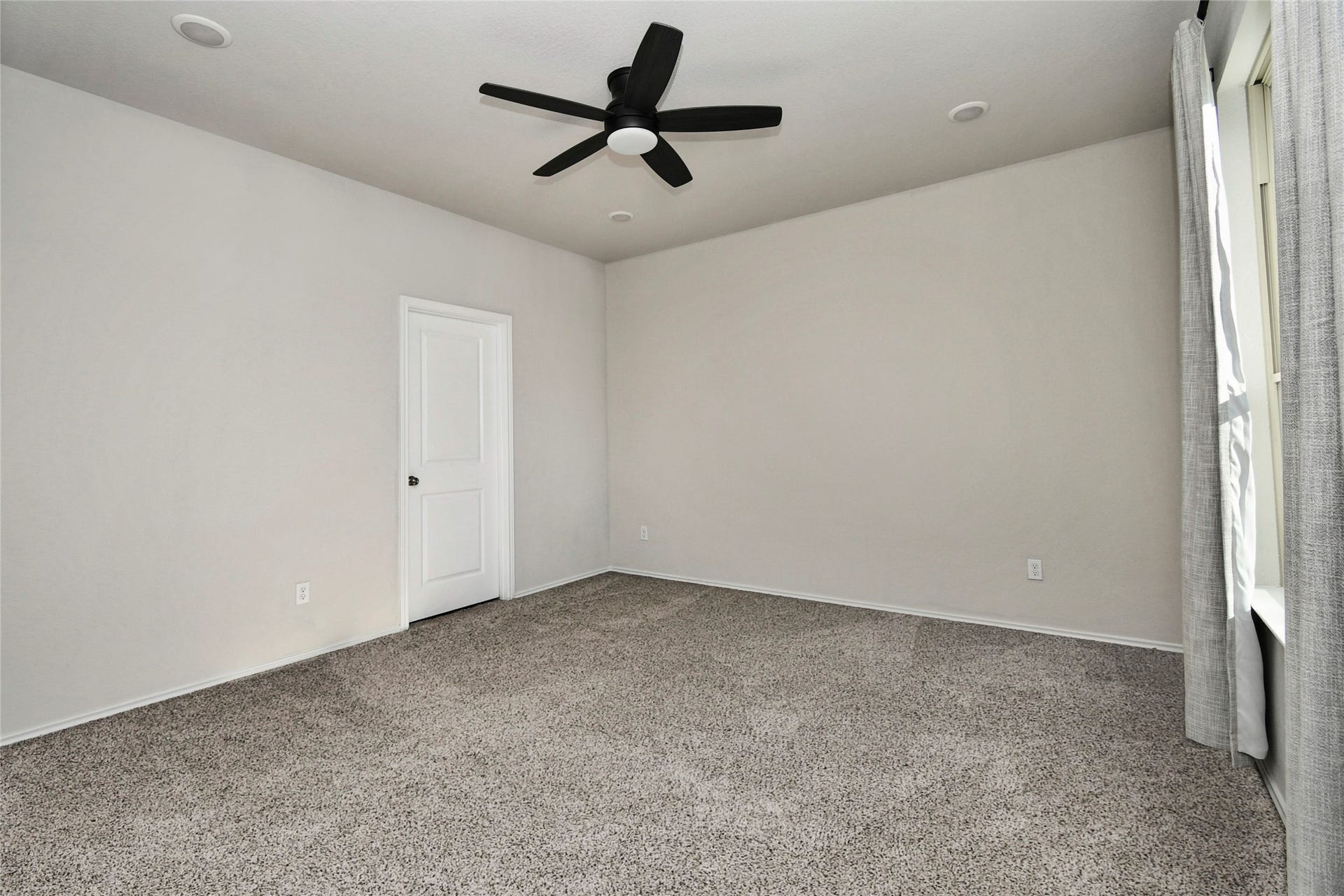 10410 Royal Magnolia Drive, Conroe, TX 77303 10410 Royal Magnolia Drive, Conroe, TX 77303