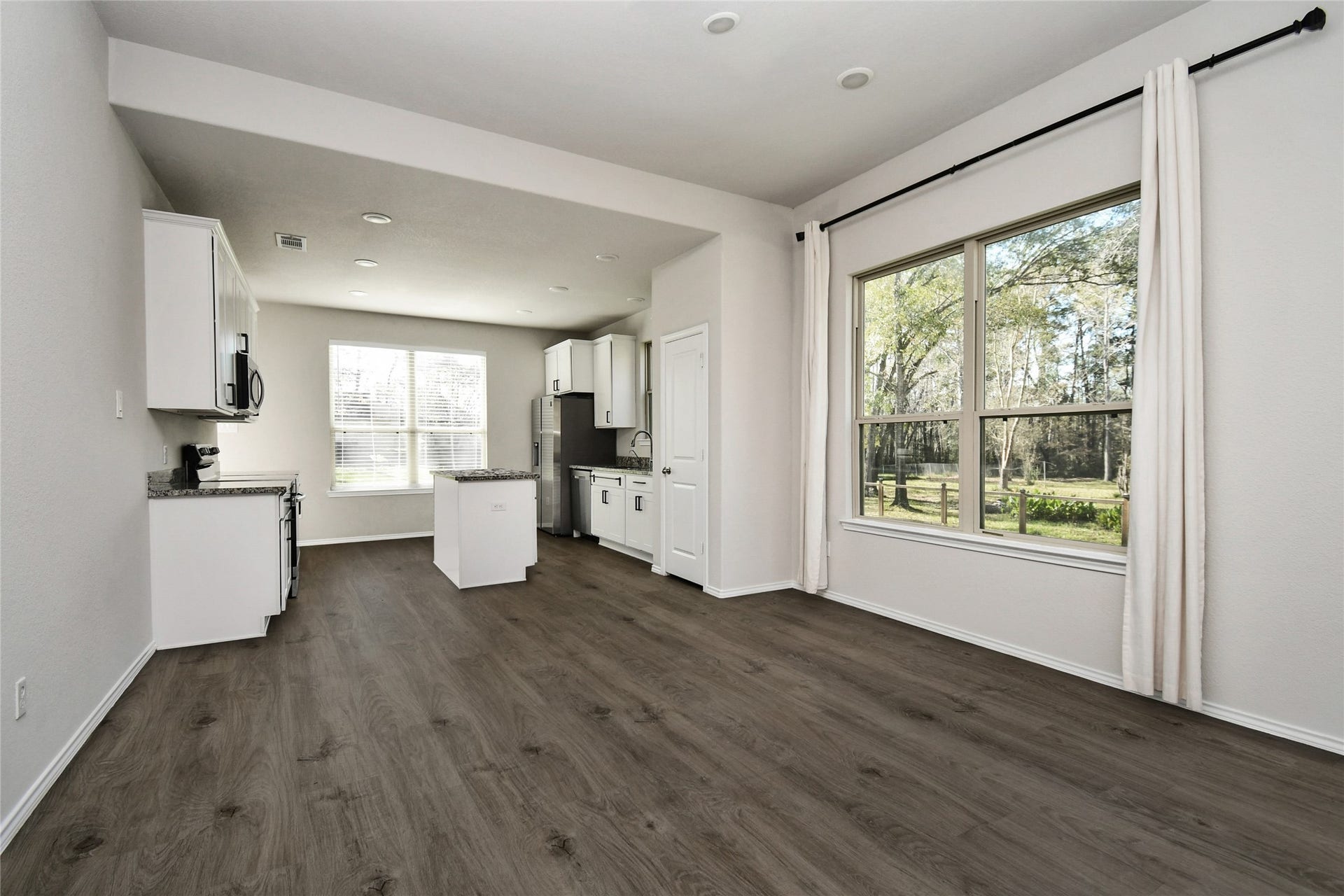 10410 Royal Magnolia Drive, Conroe, TX 77303 10410 Royal Magnolia Drive, Conroe, TX 77303