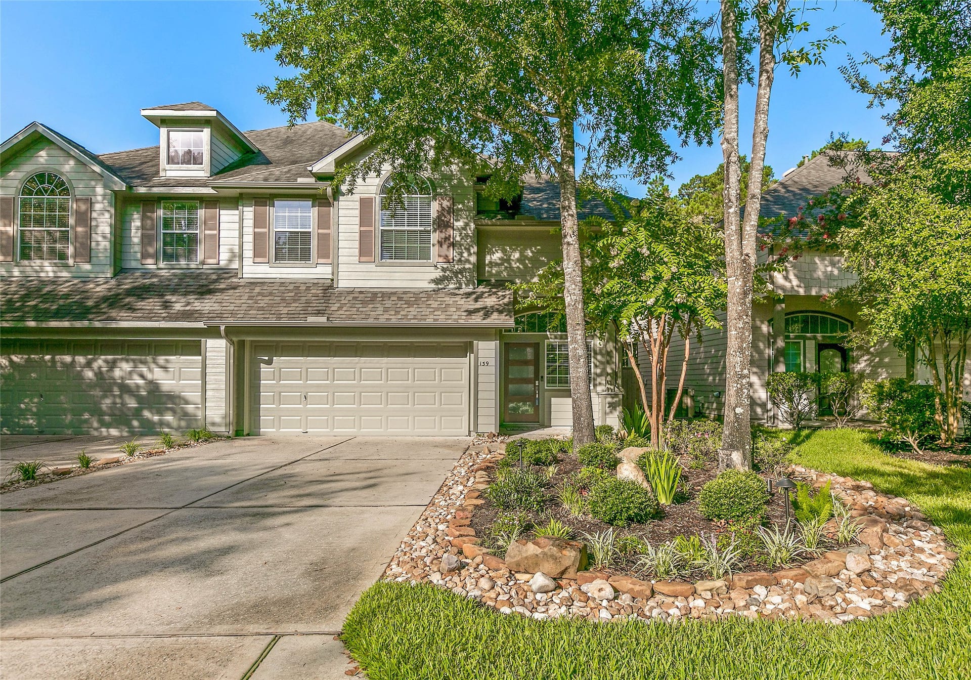 139 Ledgestone Place, The Woodlands, TX 77382