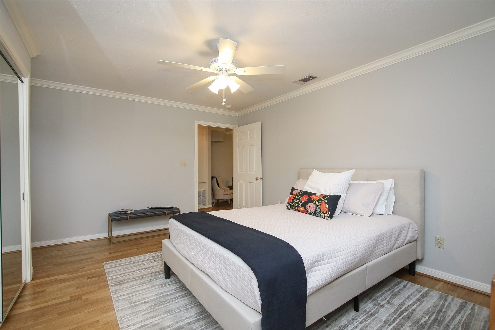 1309 Welch Street, #2, Houston, TX 77006 1309 Welch Street, #2, Houston, TX 77006