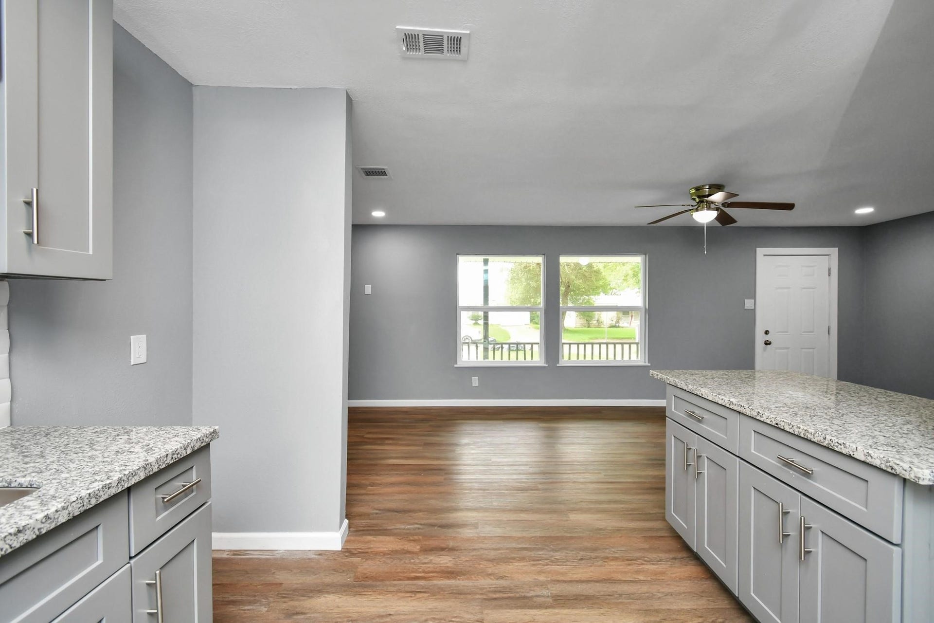 1534 Wayside Drive, Texas City, TX 77590 Abundant Counter Space.