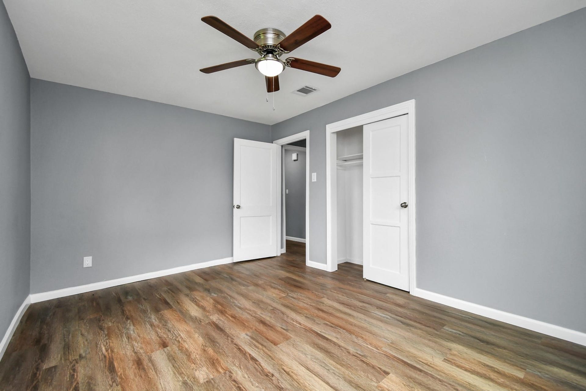 1534 Wayside Drive, Texas City, TX 77590 Primary Bedroom