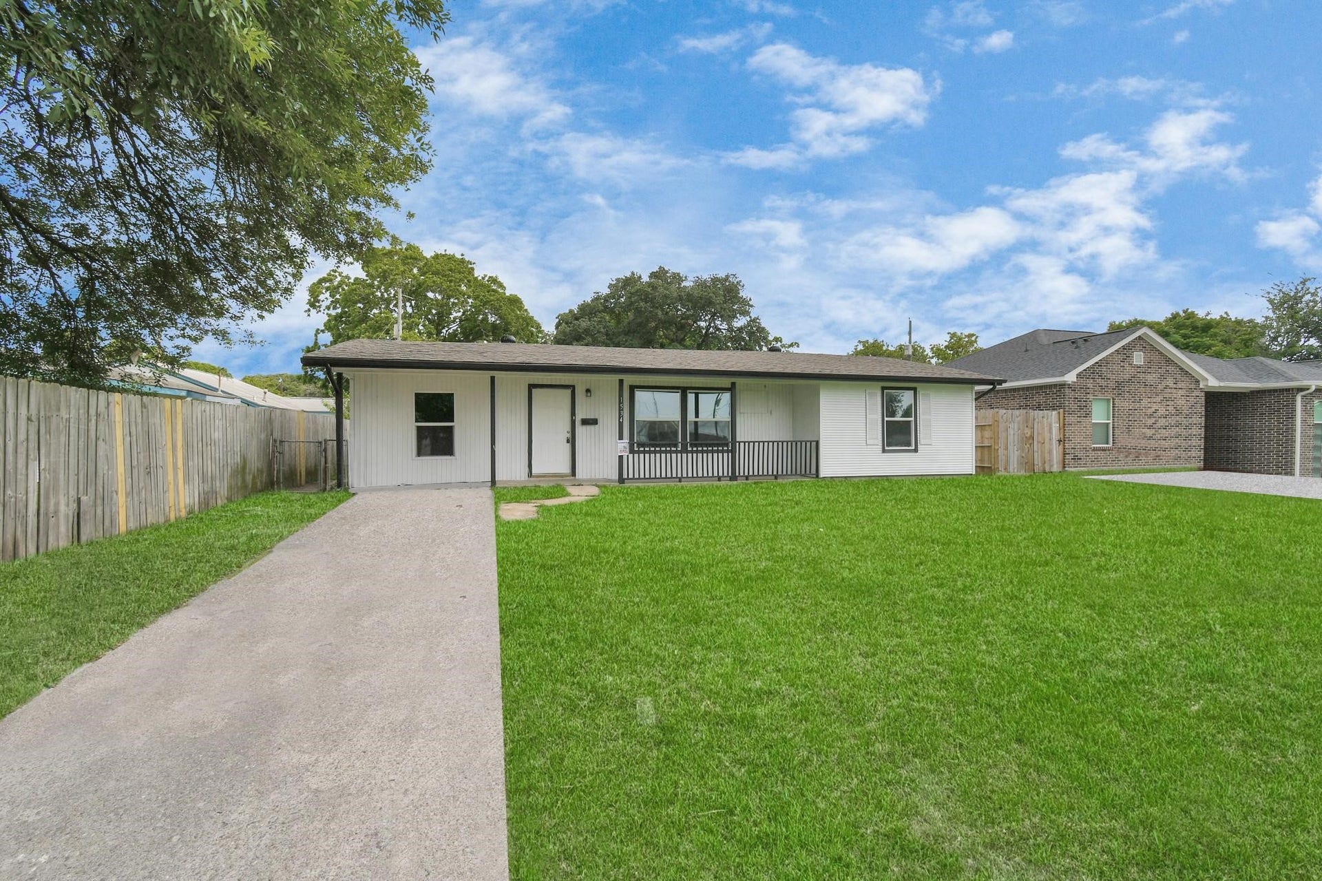 1534 Wayside Drive, Texas City, TX 77590 Beautifully Updated