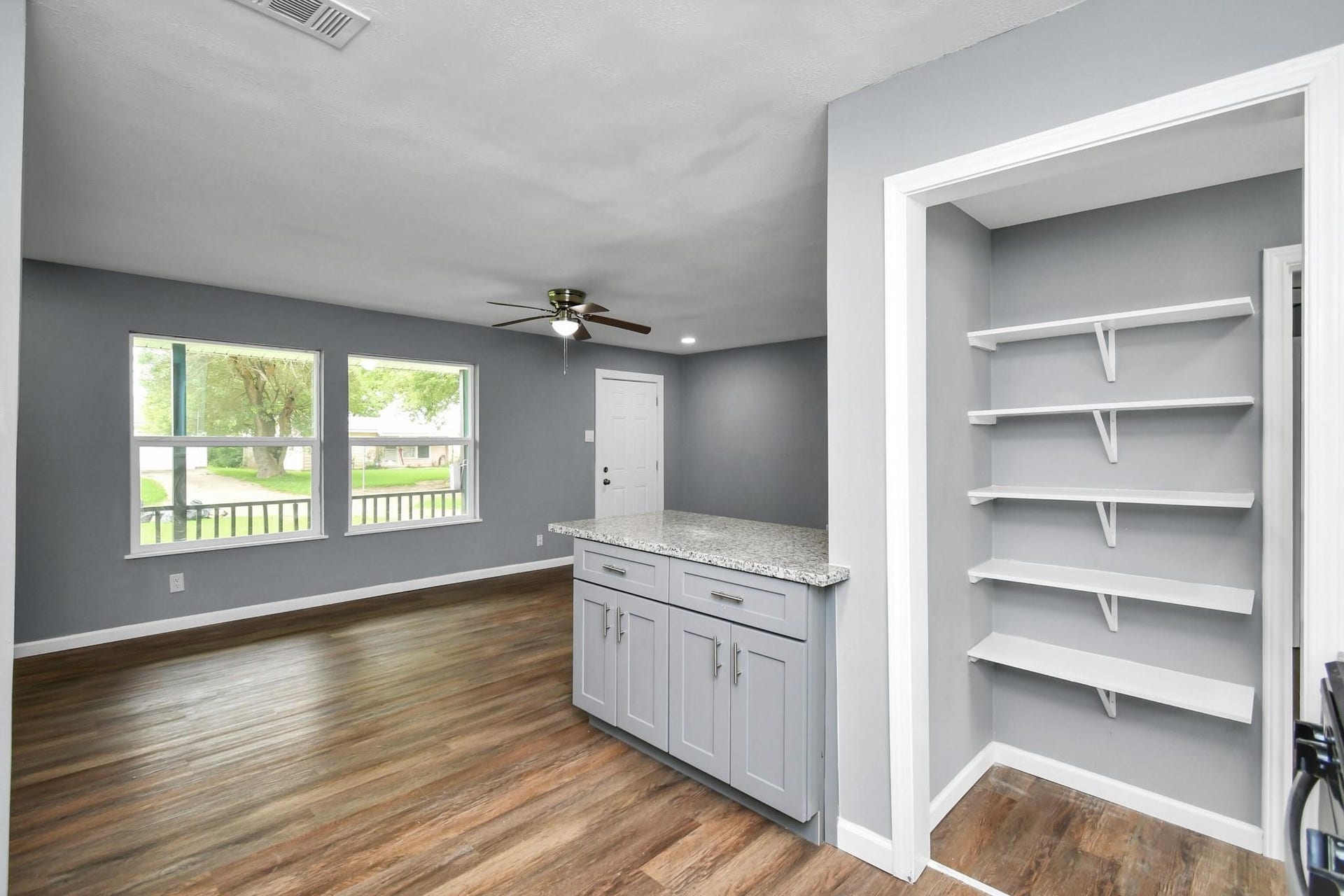 1534 Wayside Drive, Texas City, TX 77590 Large Walk-in Pantry.