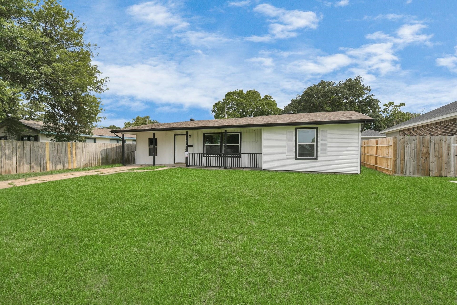 1534 Wayside Drive, Texas City, TX 77590 1534 Wayside Drive, Texas City, TX 77590