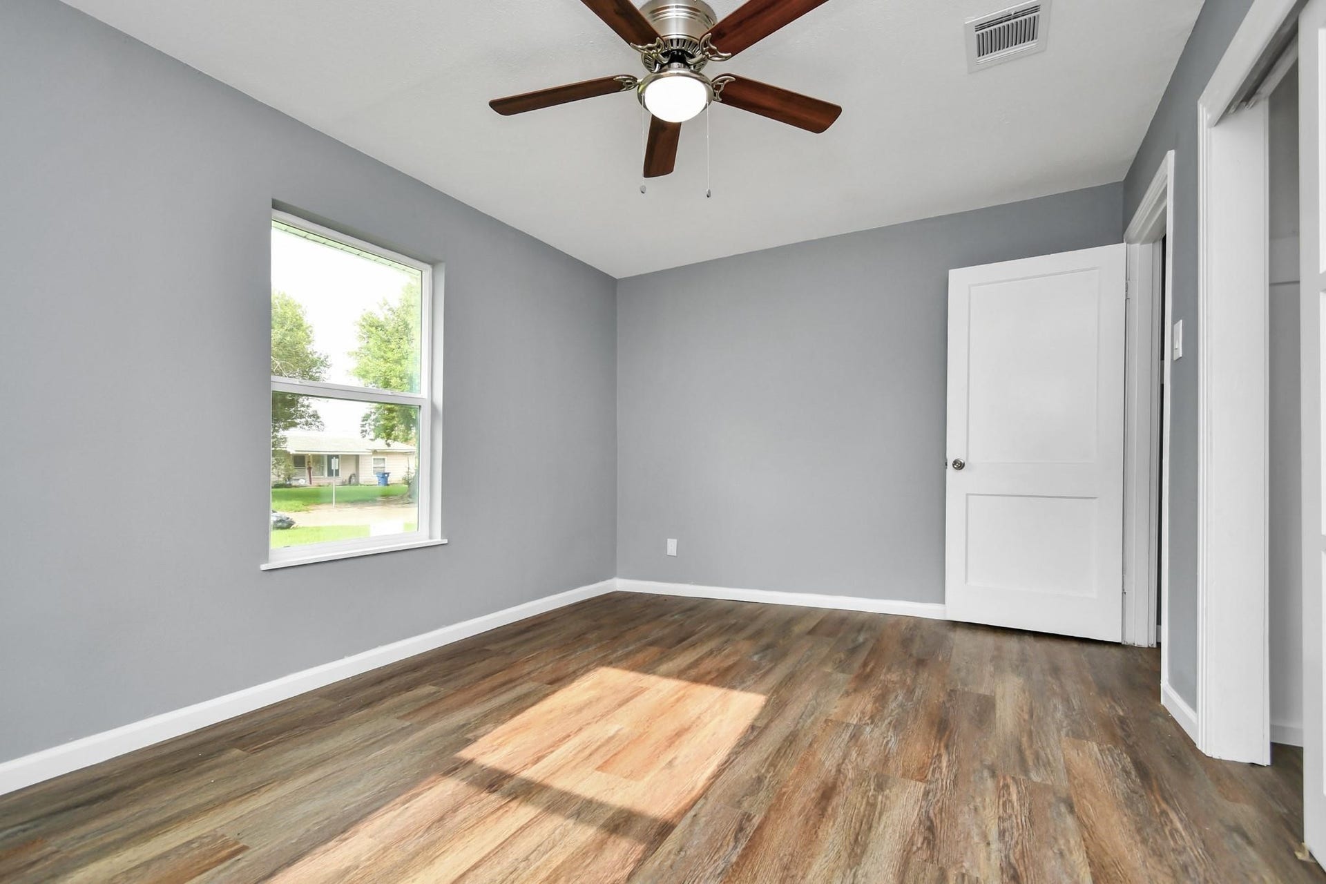 1534 Wayside Drive, Texas City, TX 77590 Primary Bedroom