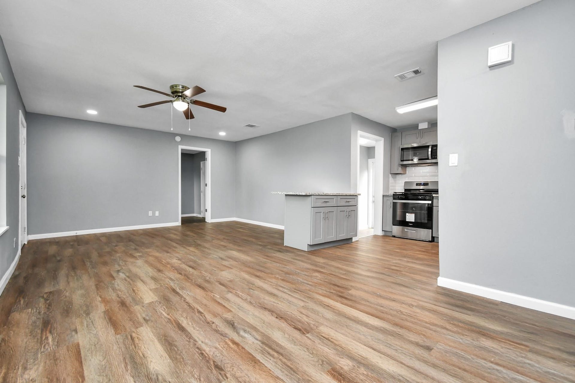 1534 Wayside Drive, Texas City, TX 77590 Large Living/Dining Area Open to Kitchen