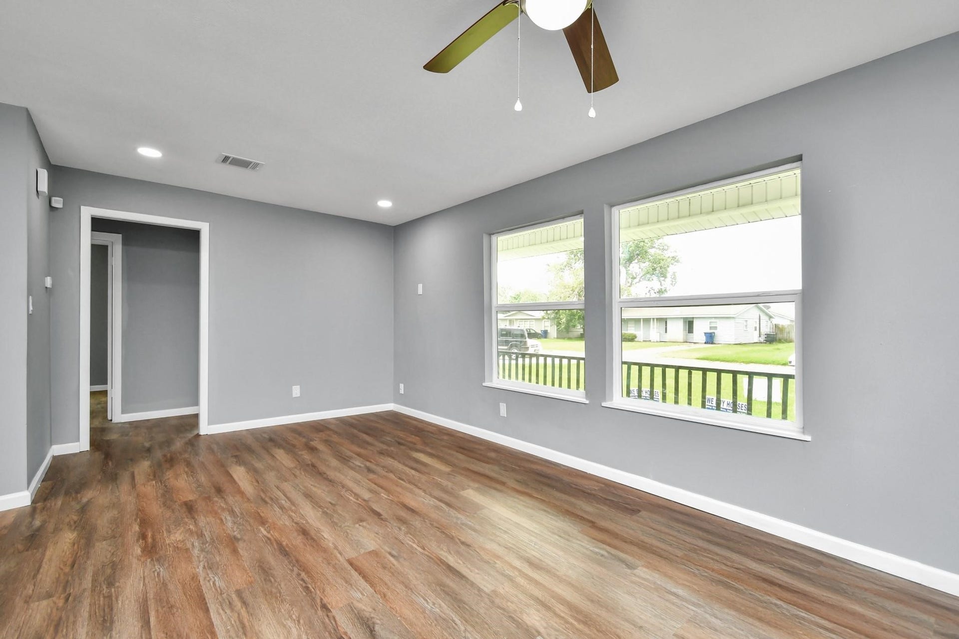 1534 Wayside Drive, Texas City, TX 77590 Living Area w/Large Light and Bright