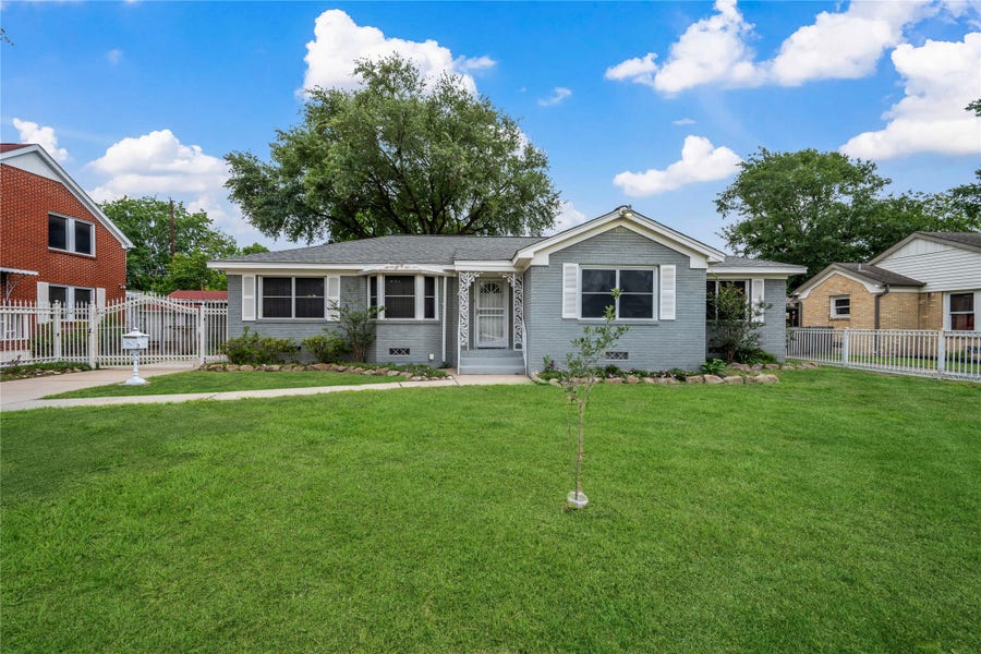 Property photo for 409 Eleanor Street, Houston, TX