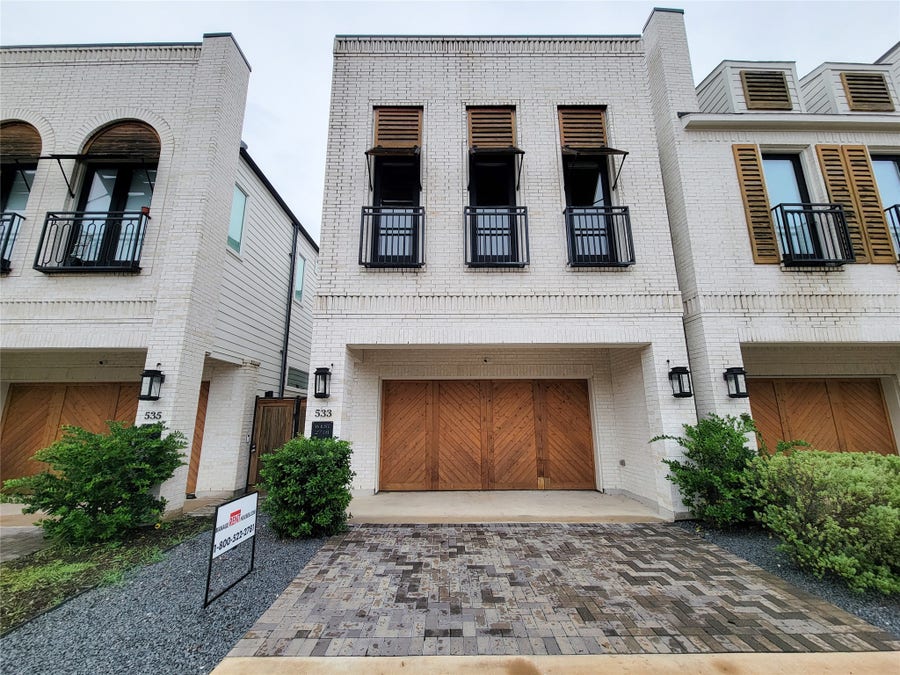 Property photo for 533 W 27th, Houston, TX