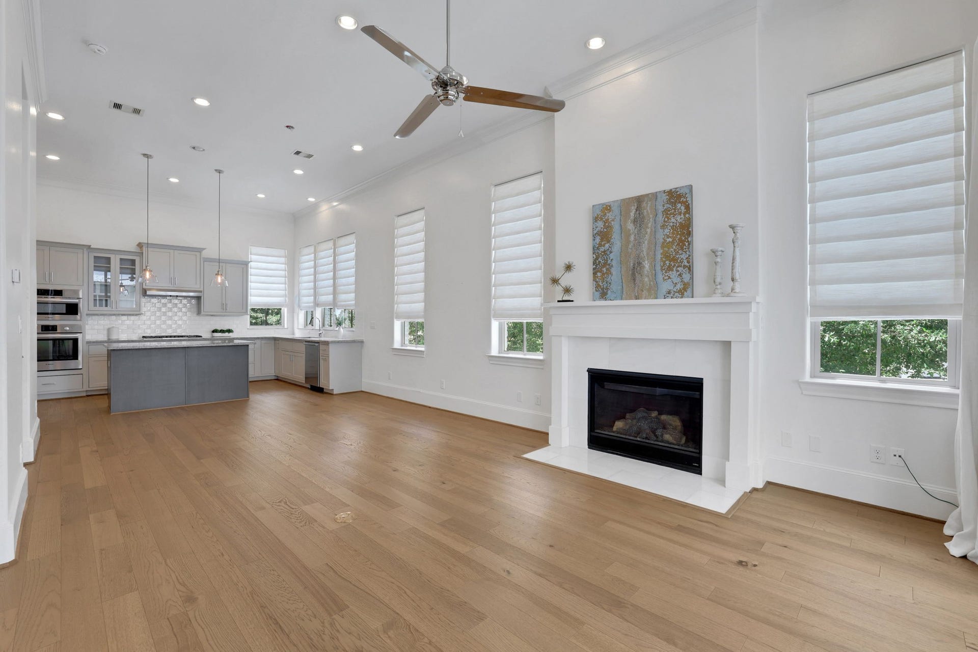 4045 Leeland Street, Houston, TX 77023 4045 Leeland Street, Houston, TX 77023
