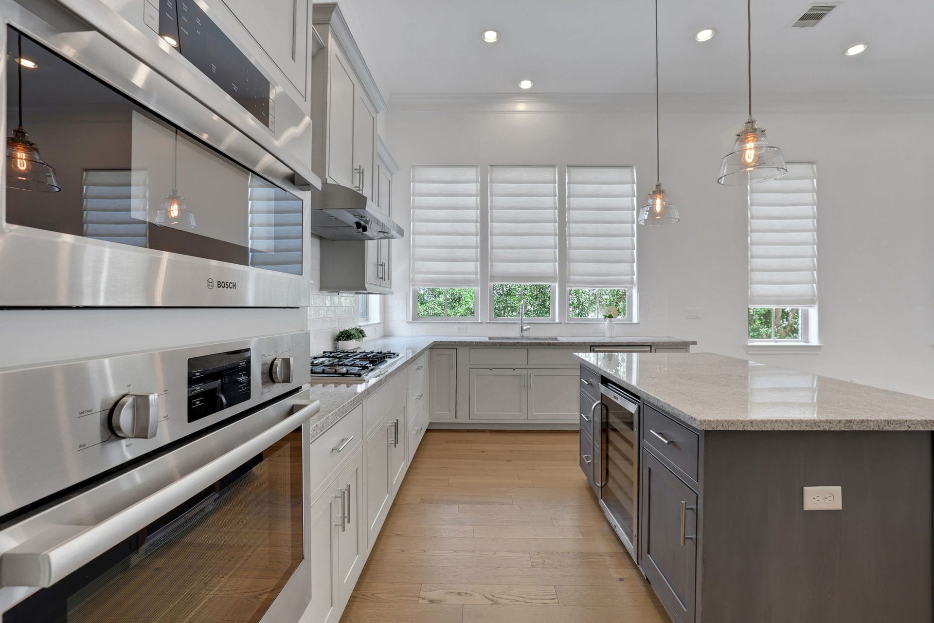 4045 Leeland Street, Houston, TX 77023 4045 Leeland Street, Houston, TX 77023