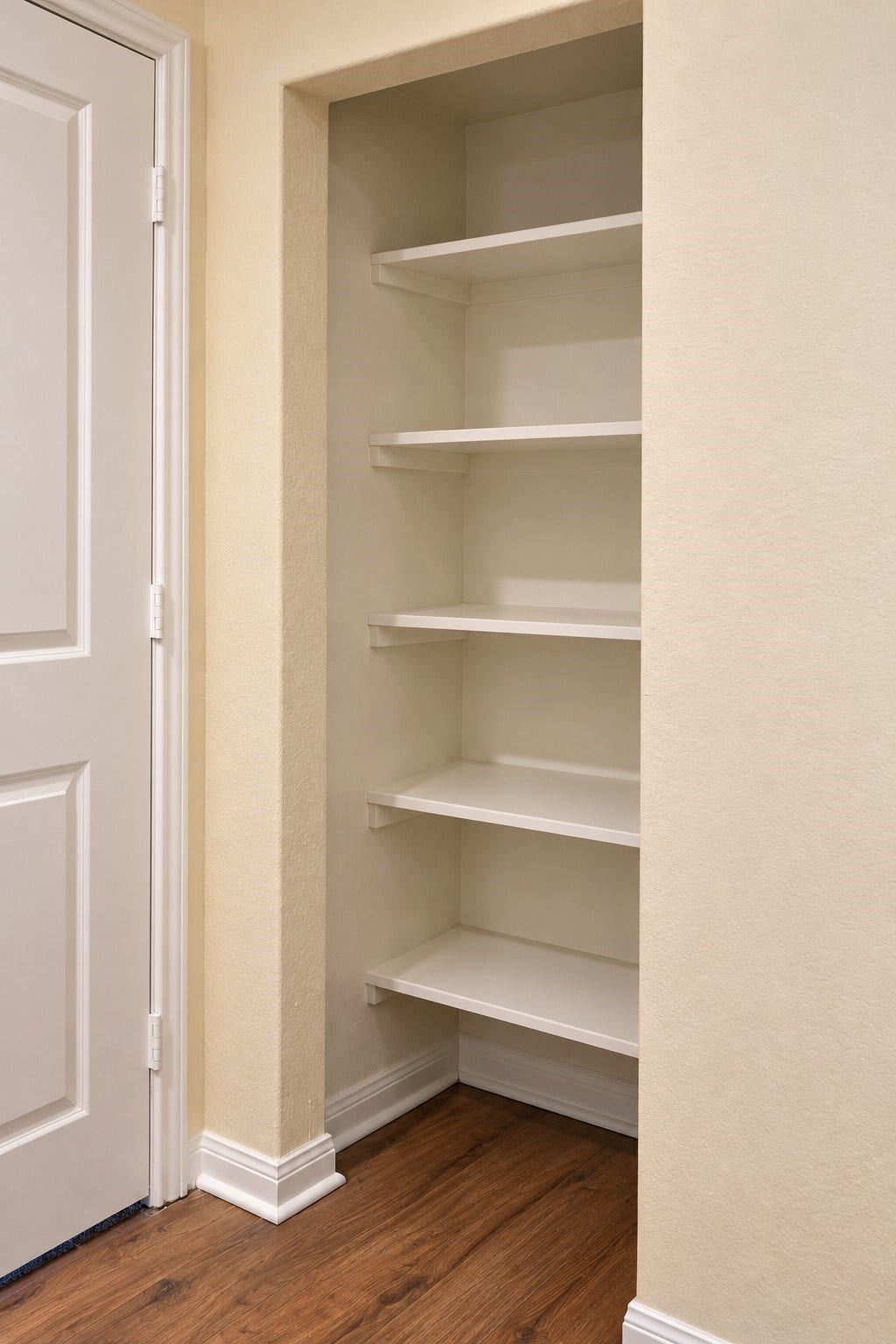 8202 Blooming Meadow Lane, Houston, TX 77016 Secondary Bathroom Storage