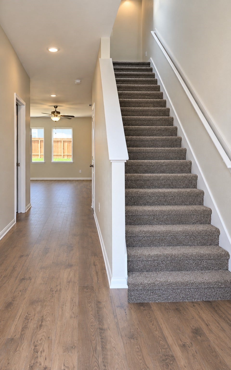 8202 Blooming Meadow Lane, Houston, TX 77016 Entryway & Staircase