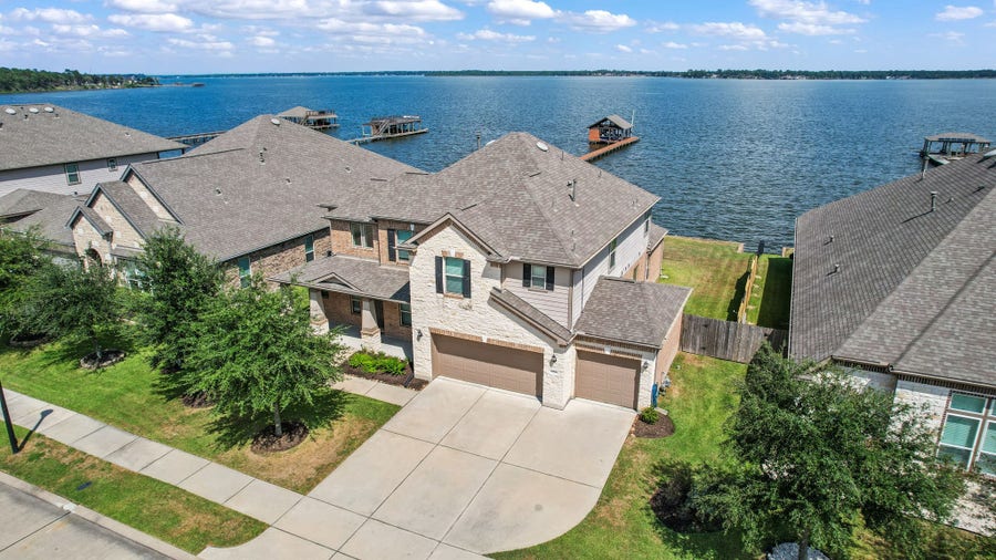 Property photo for 15526 Westward Lake Lane, Houston, TX