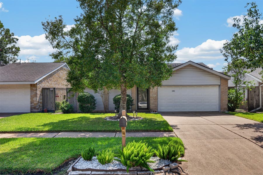 Property photo for 11911 Brook Meadows Lane, Meadows Place, TX