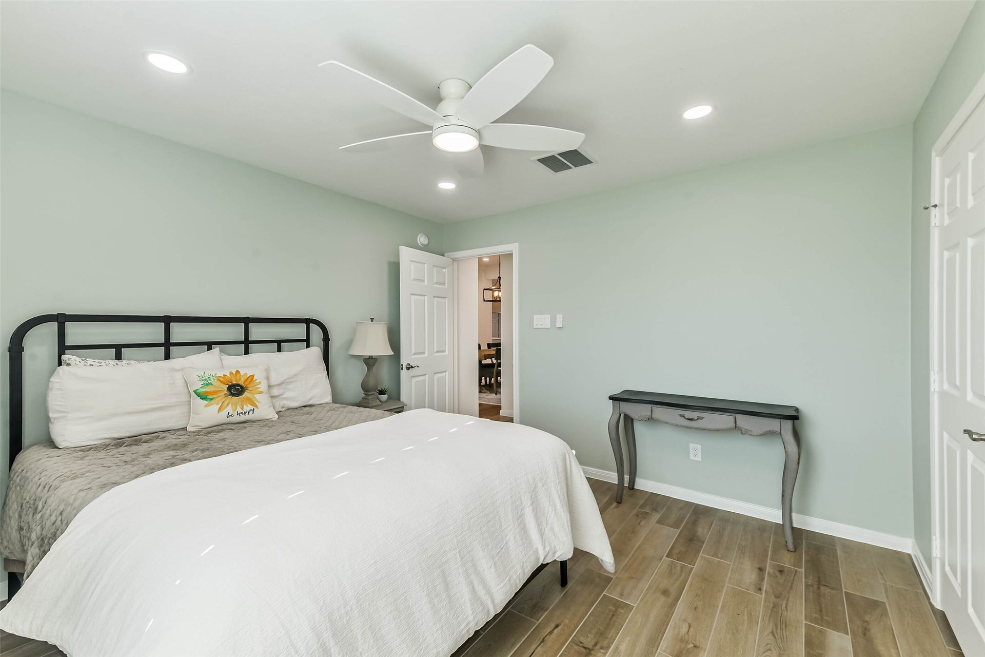 3214 Paseo Circle, Dickinson, TX 77539 3214 Paseo Circle, Dickinson, TX 77539