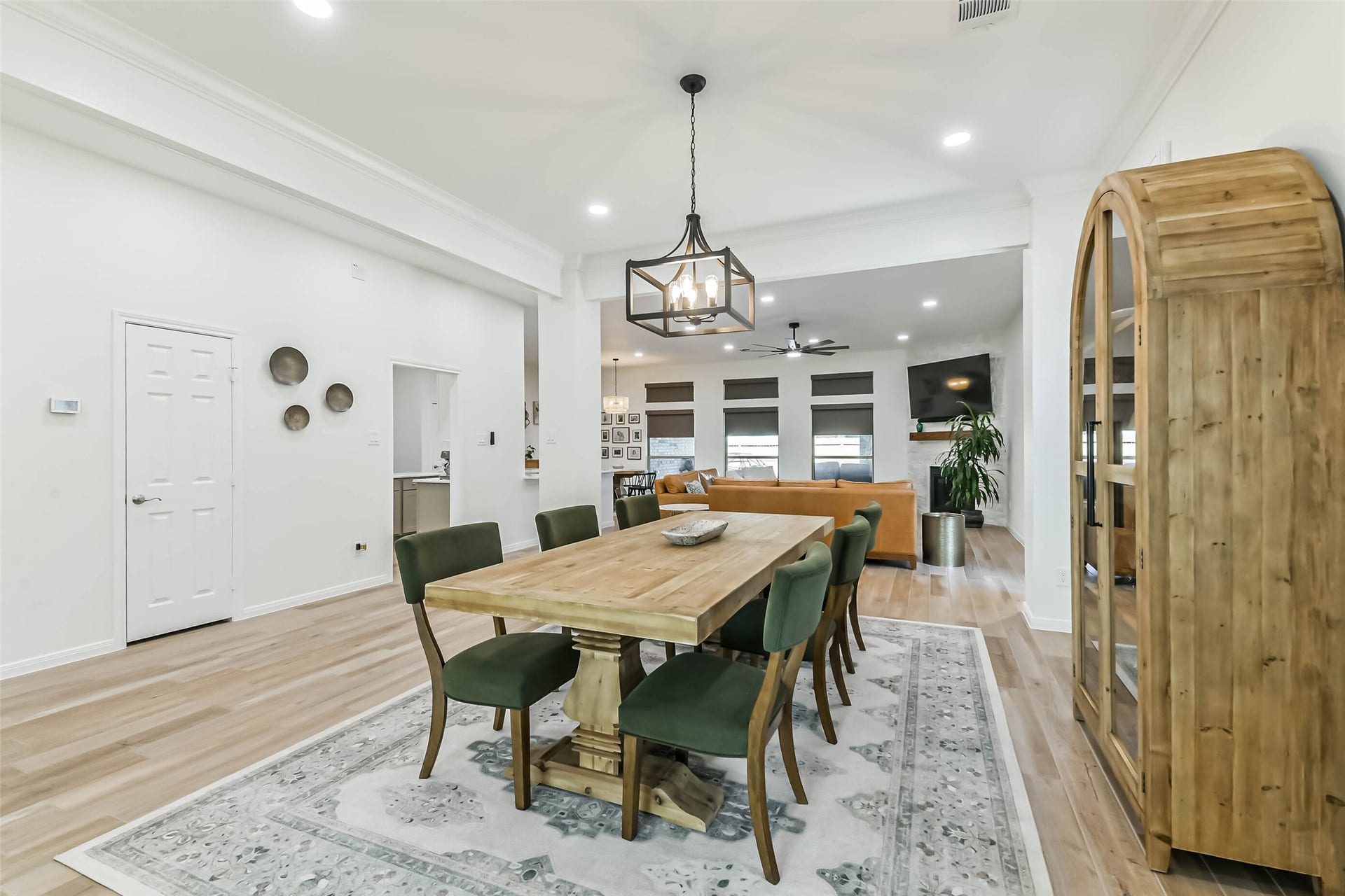 3214 Paseo Circle, Dickinson, TX 77539 3214 Paseo Circle, Dickinson, TX 77539