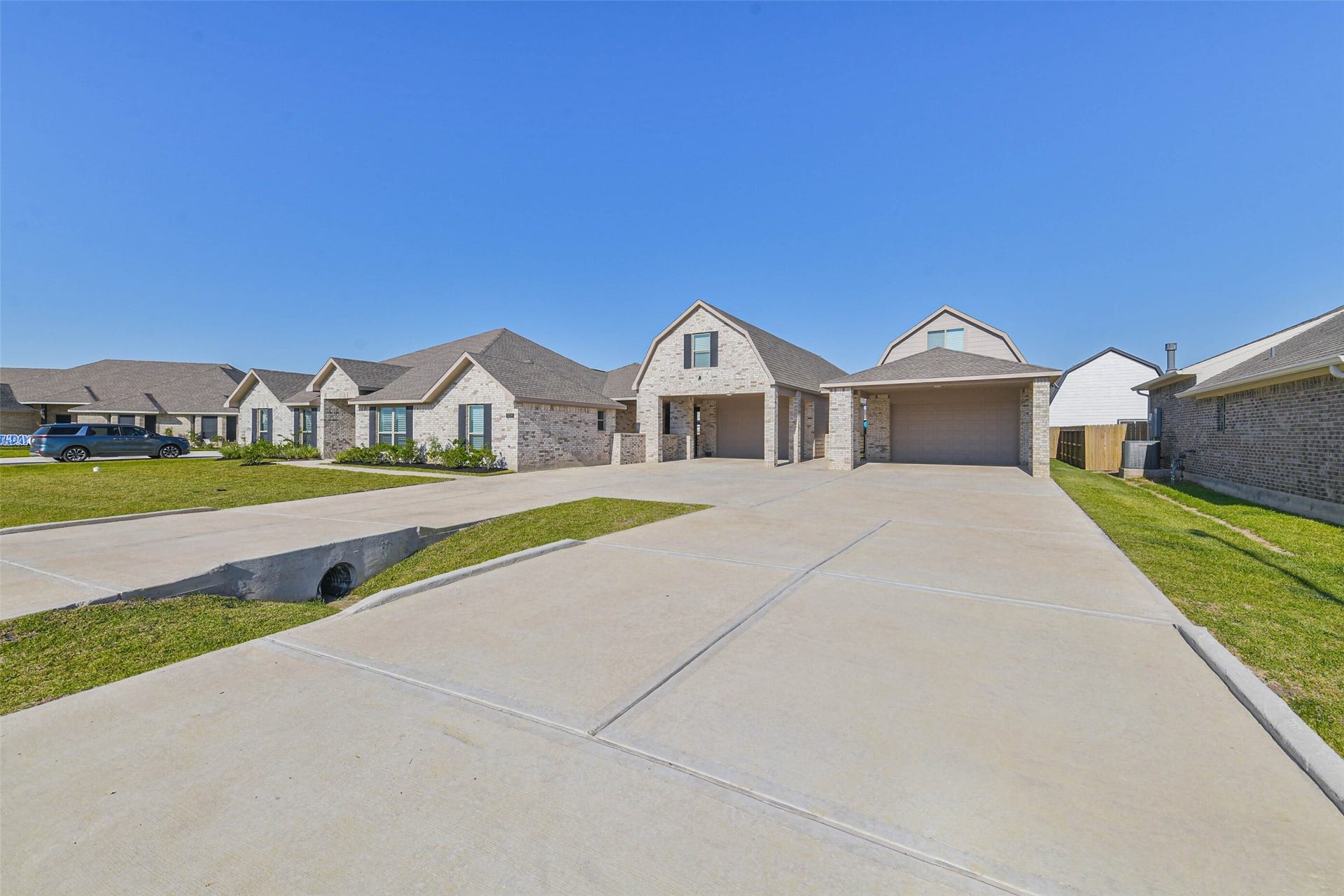 3214 Paseo Circle, Dickinson, TX 77539 3214 Paseo Circle, Dickinson, TX 77539