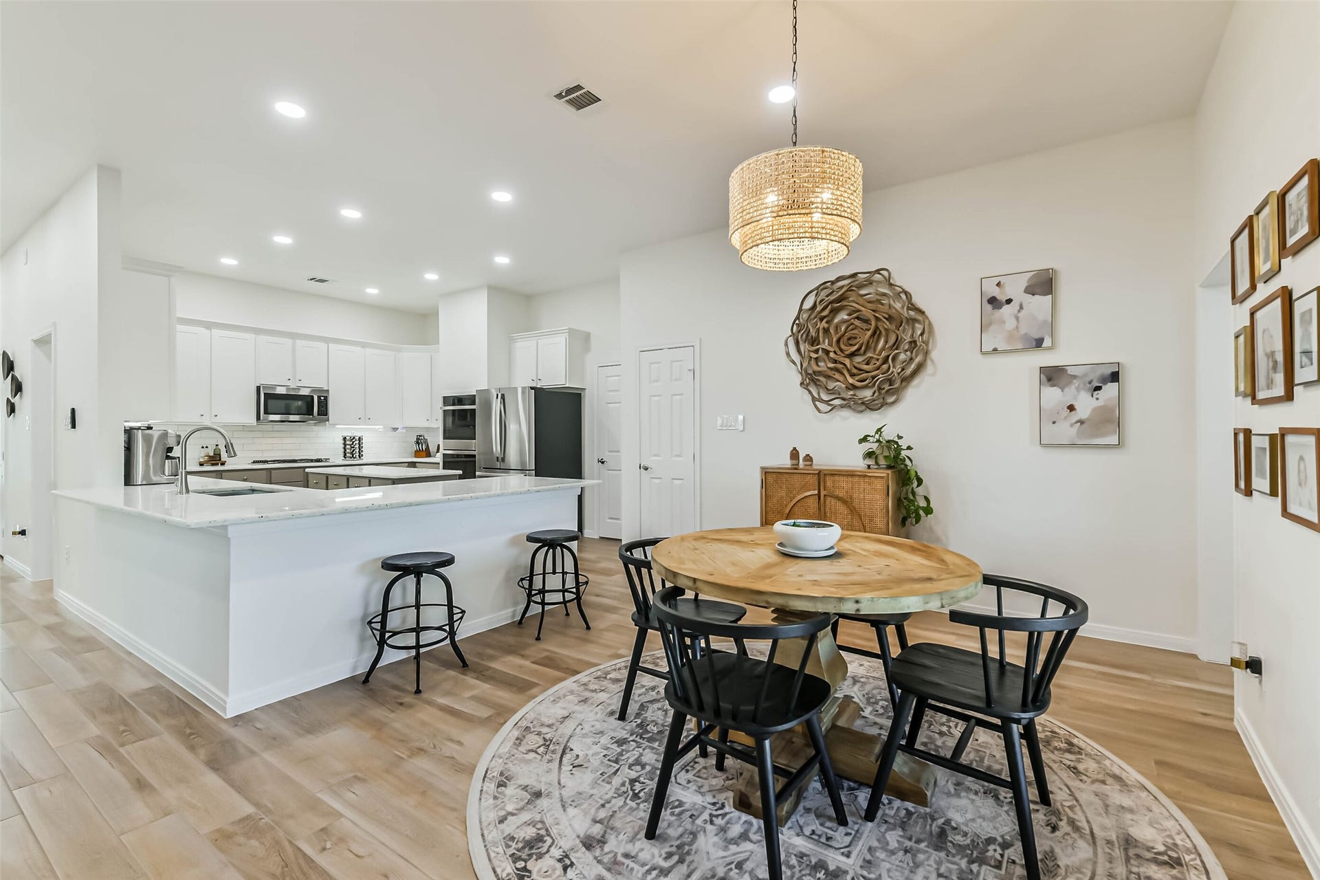 3214 Paseo Circle, Dickinson, TX 77539 3214 Paseo Circle, Dickinson, TX 77539
