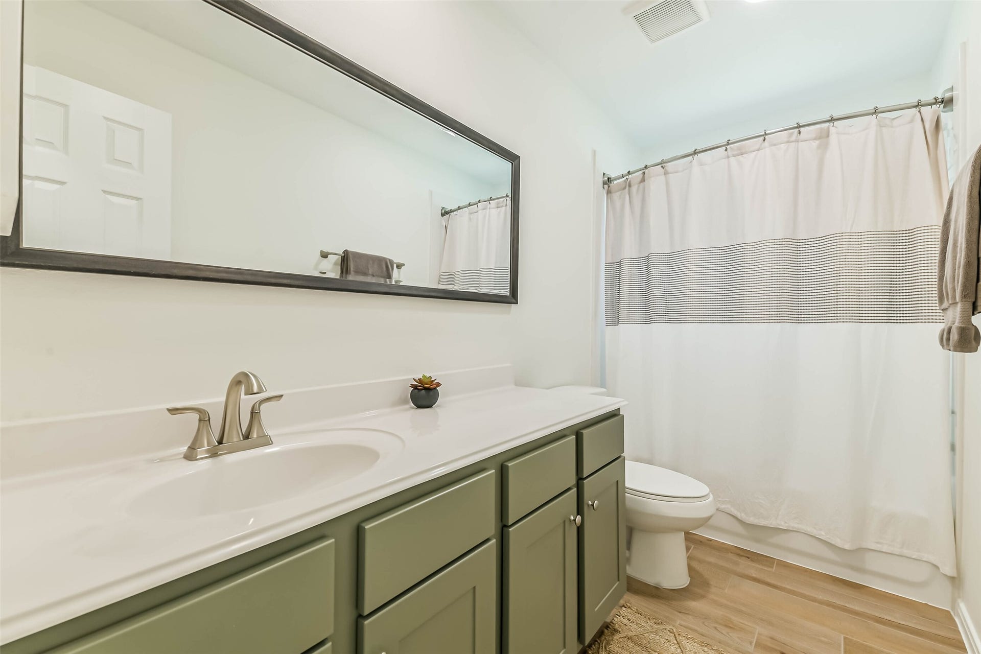 3214 Paseo Circle, Dickinson, TX 77539 3214 Paseo Circle, Dickinson, TX 77539