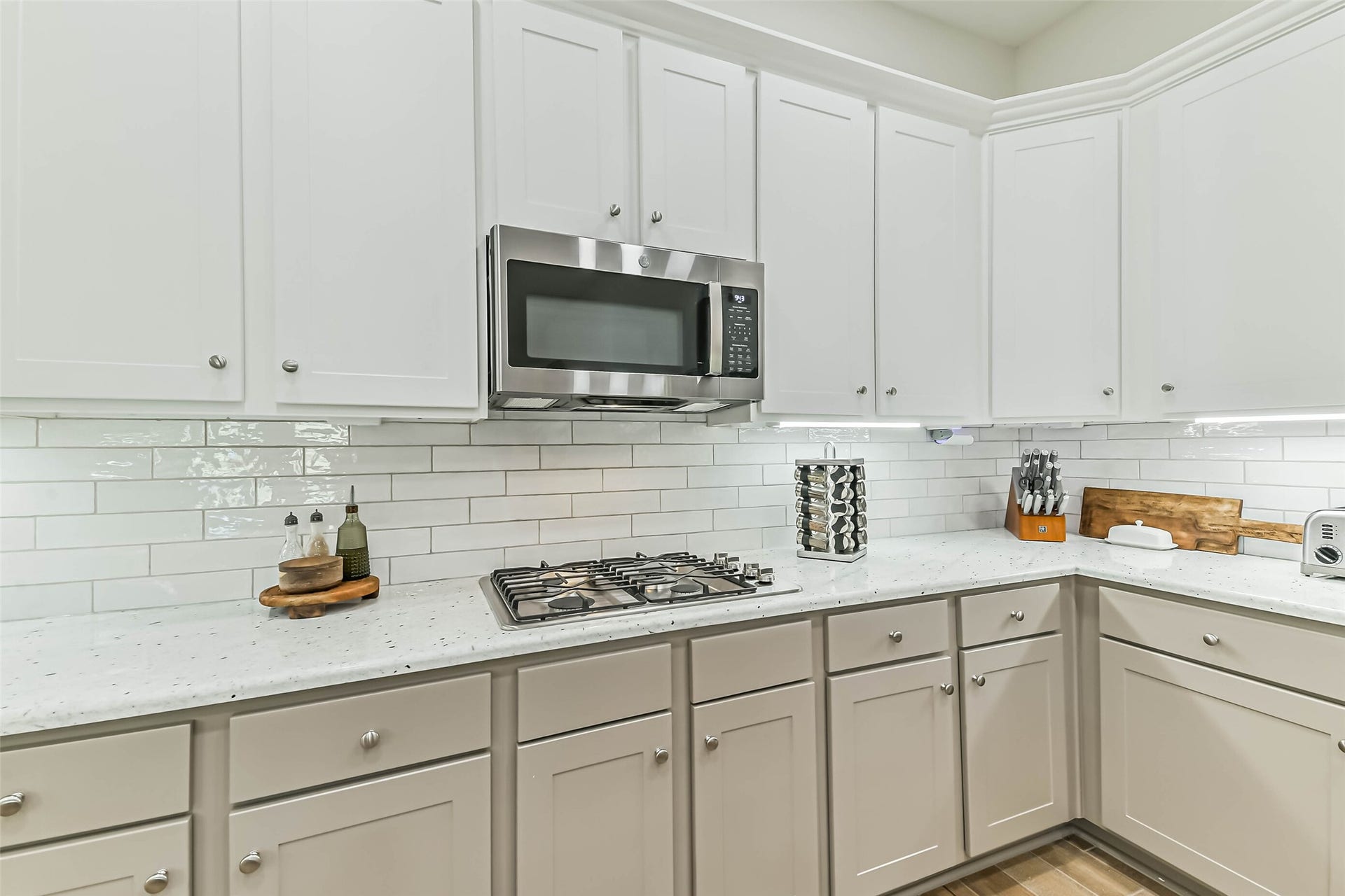 3214 Paseo Circle, Dickinson, TX 77539 3214 Paseo Circle, Dickinson, TX 77539