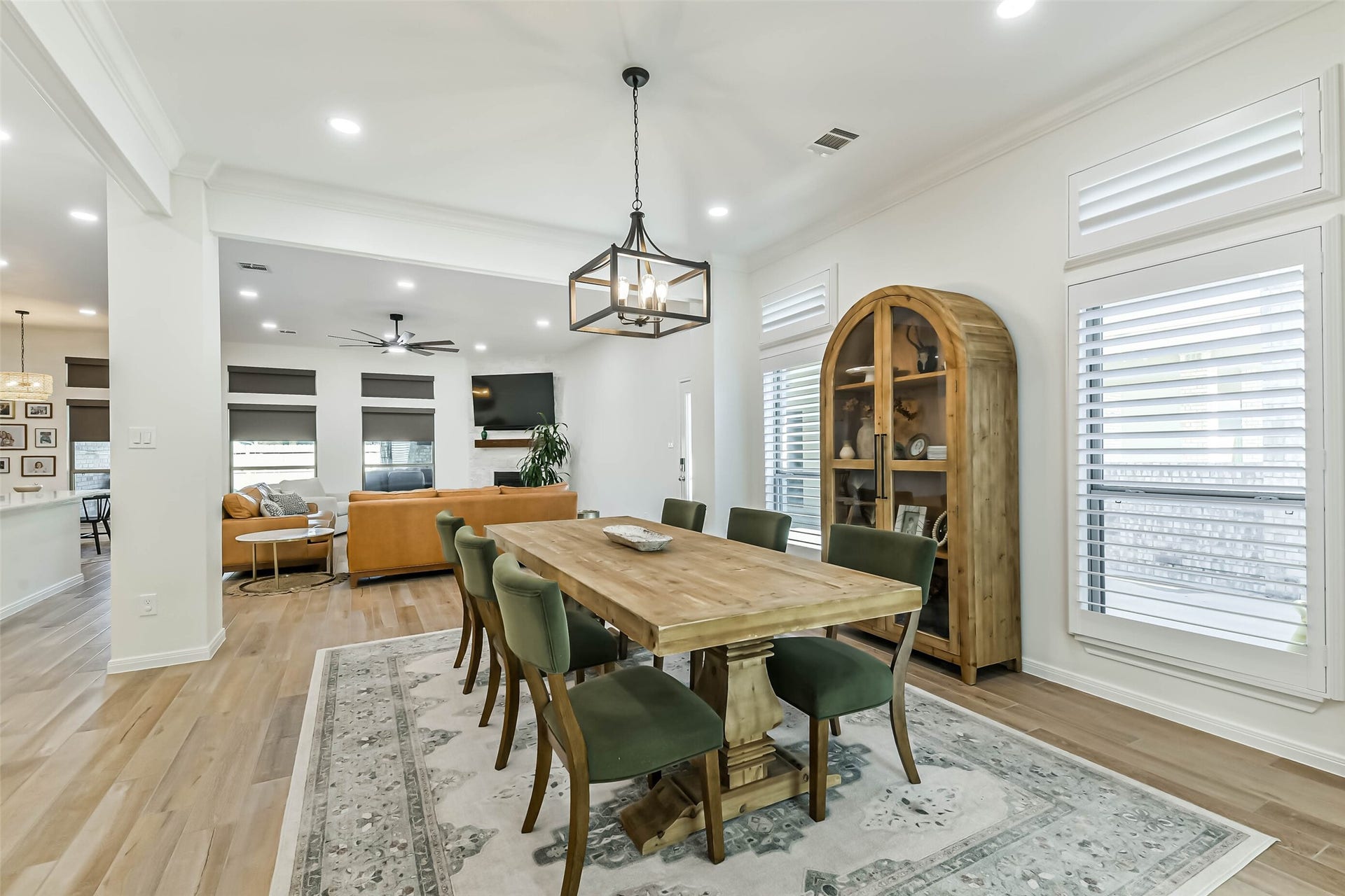 3214 Paseo Circle, Dickinson, TX 77539 3214 Paseo Circle, Dickinson, TX 77539