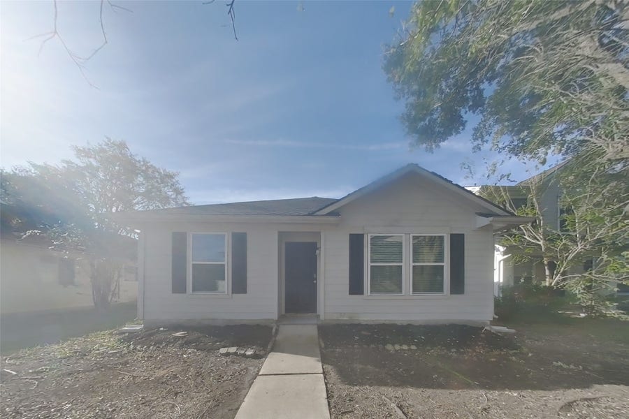 Property photo for 15810 W Park Court, Houston, TX