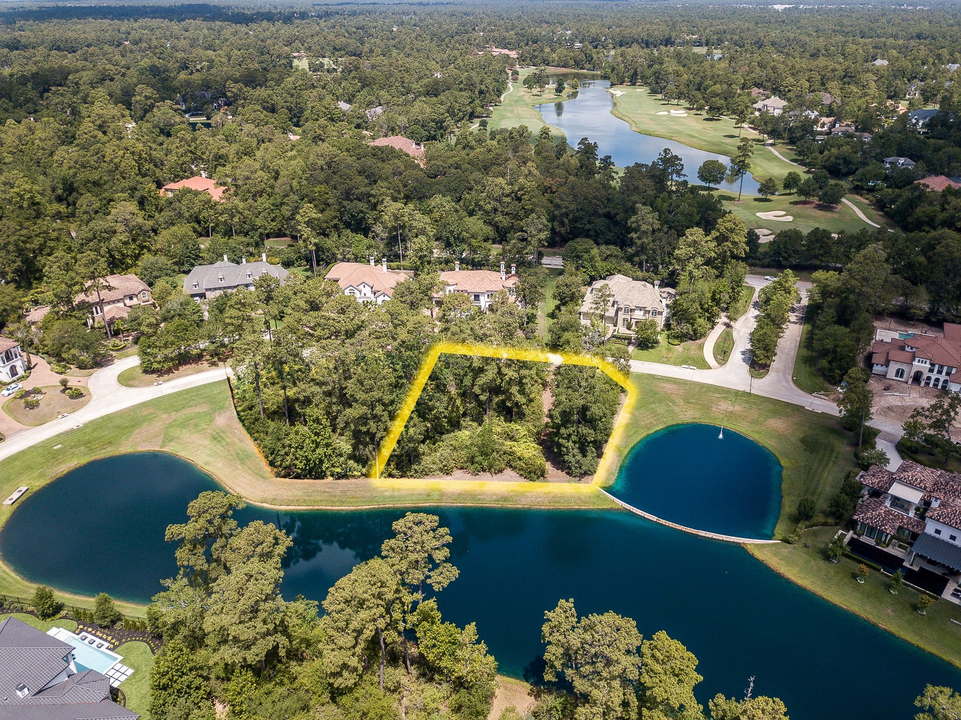 30 LAMERIE WAY, The Woodlands, TX 77382 30 LAMERIE WAY, The Woodlands, TX 77382