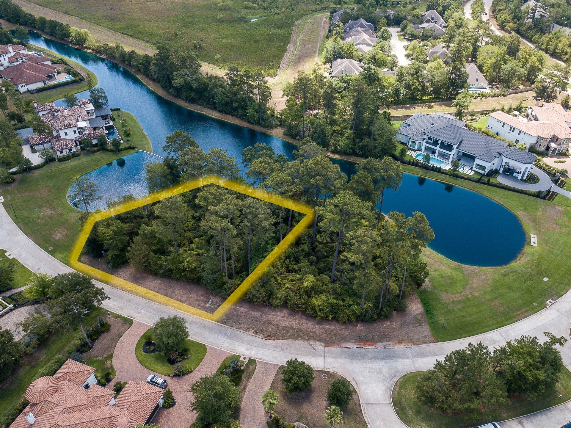 30 LAMERIE WAY, The Woodlands, TX 77382 30 LAMERIE WAY, The Woodlands, TX 77382