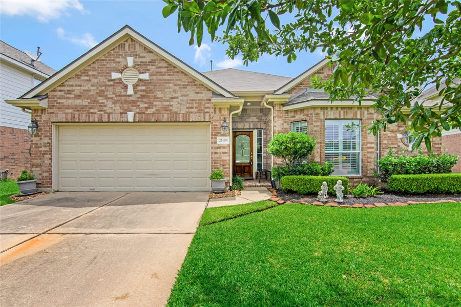 Property photo for 21406 Avalon Queen Drive, Spring, TX