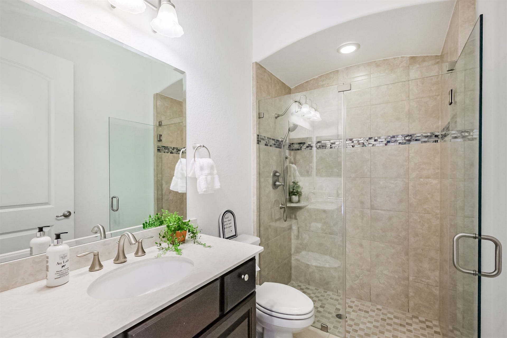 10 Silent Way Drive, Sugar Land, TX 77498 Full bathroom with large walk-in shower!